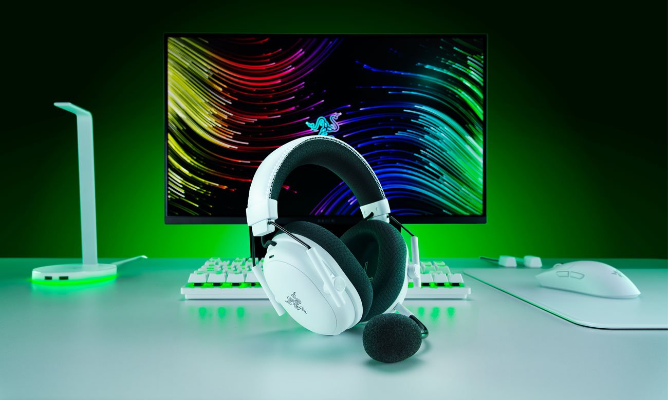 Zestaw słuchawkowy Razer BlackShark V3 Pro White - Grafika lifestyle
