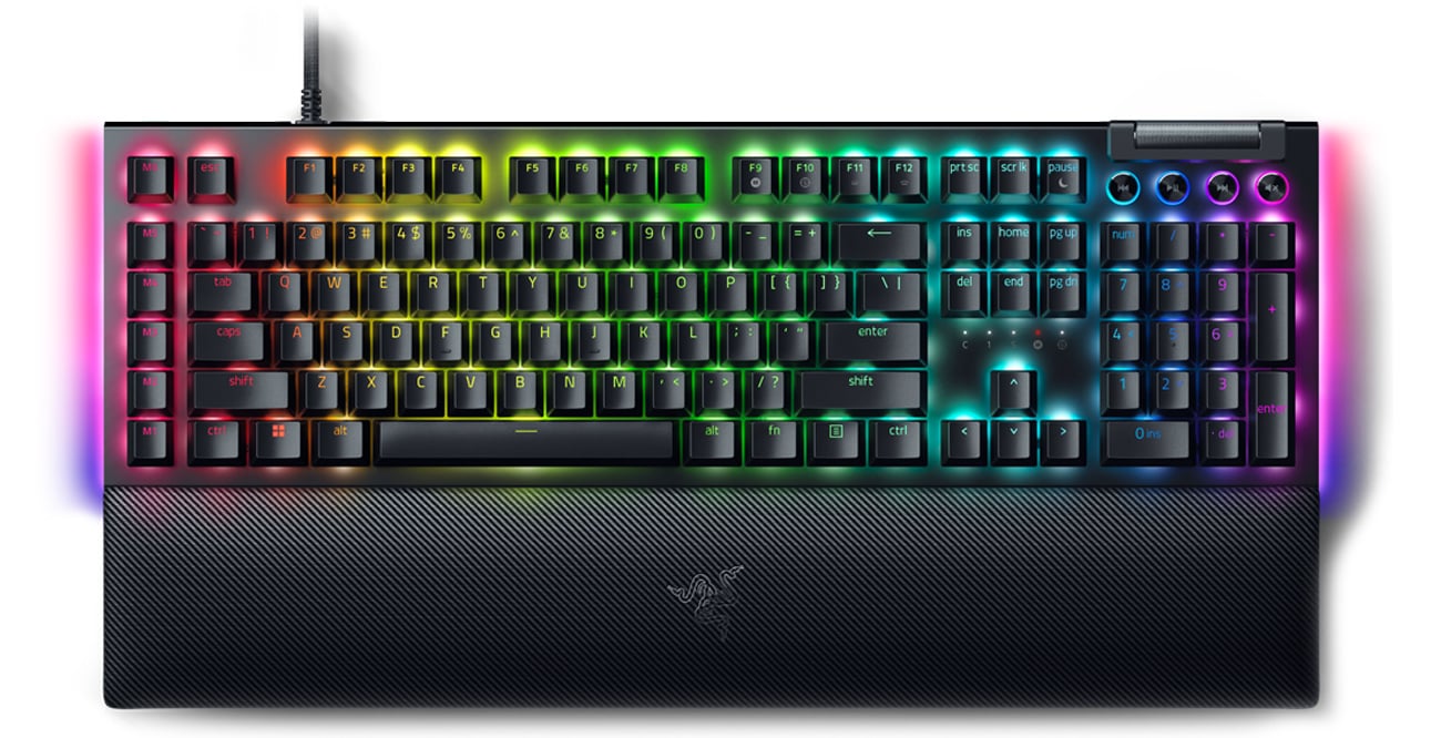 Schließe dich dem Spiel mit der Razer BlackWidow V4 Tastatur an