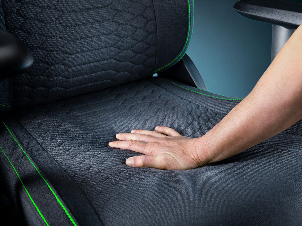 Fotel gamingowy Iskur V2 X Black / Green - Wyprofilowane siedzisko i poduszki z pianki