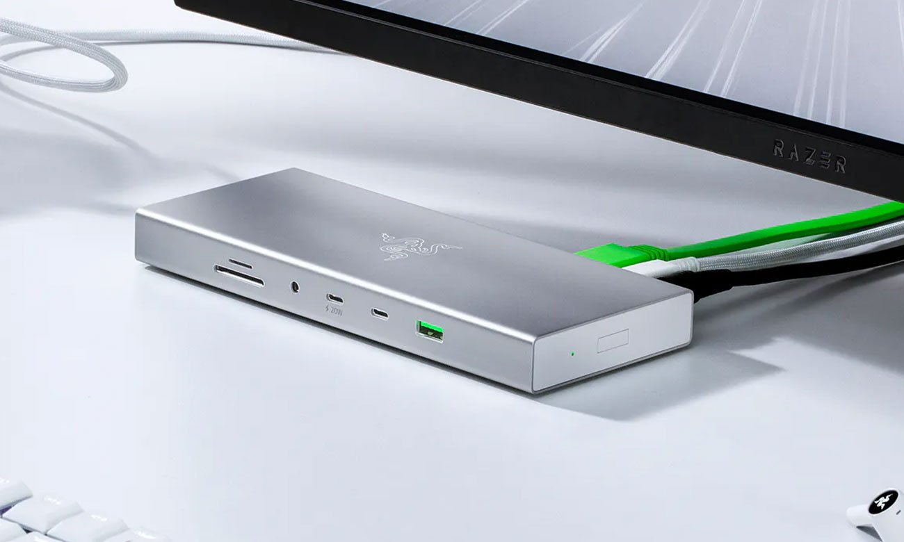 Razer USB 4 Dock Mercury White