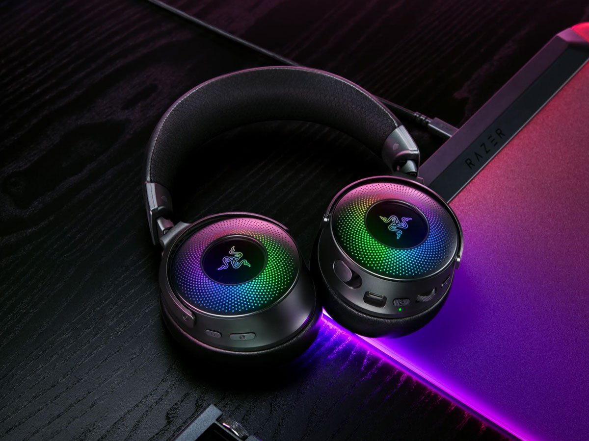 Słuchawki bezprzewodowe Razer Kraken V4 Pro - Grafika lifestyle