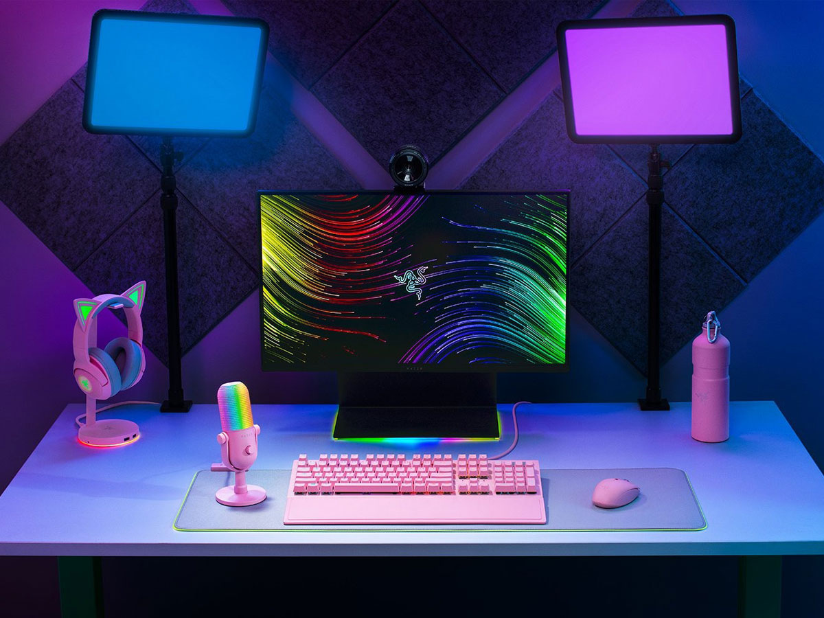 Mikrofon Razer Seiren V3 Chroma Quartz - Grafika lifestyle