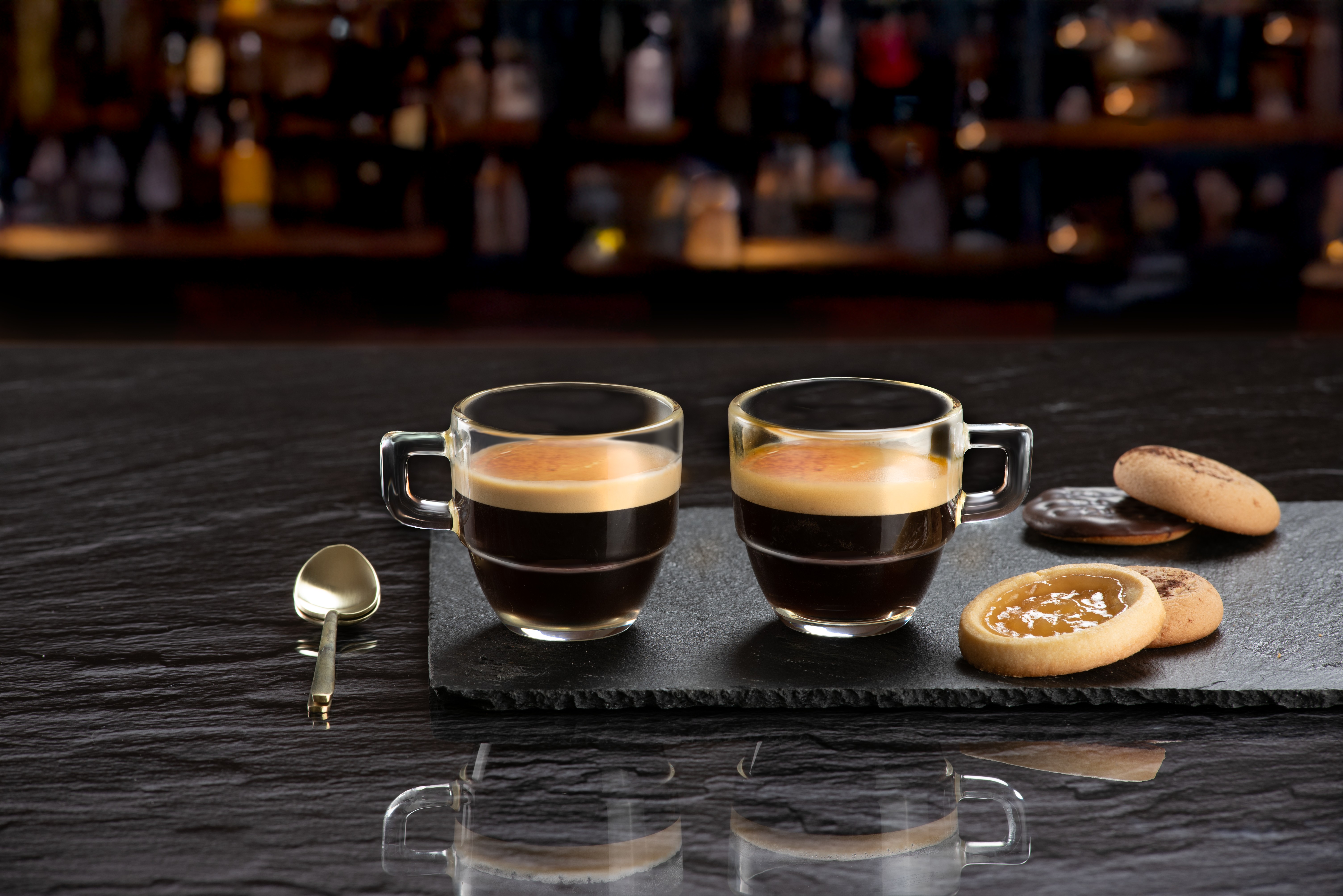 Filiżanki RCR Caffe w użyciu
