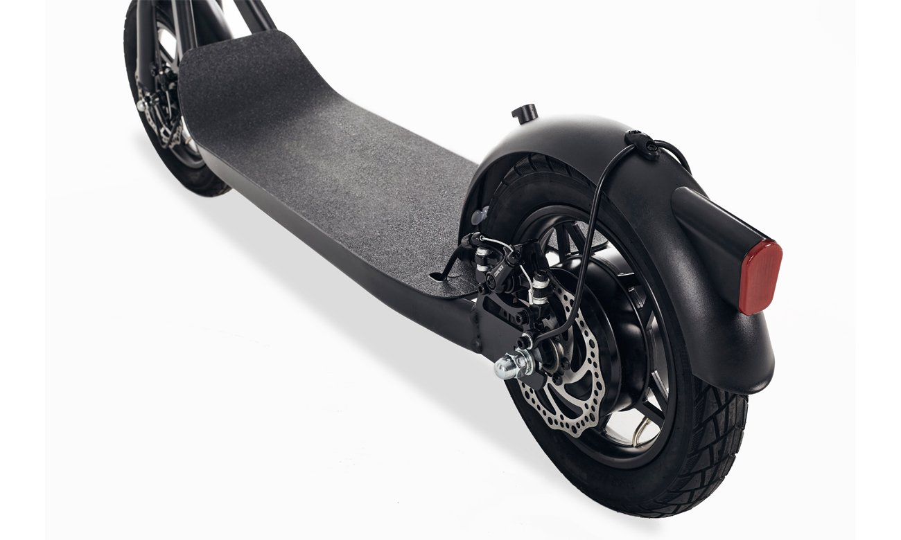 Hulajnoga elektryczna RiDER R12 - Zbliżenie na podest