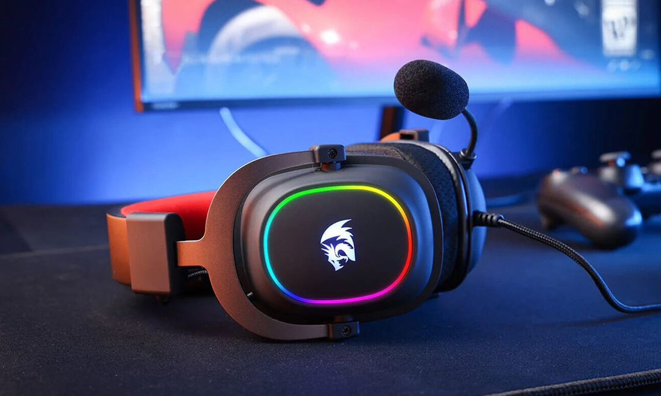 Przewodowy zestaw słuchawkowy Redragon H510 RGB Zeus-X Czarny - Grafika lifestyle