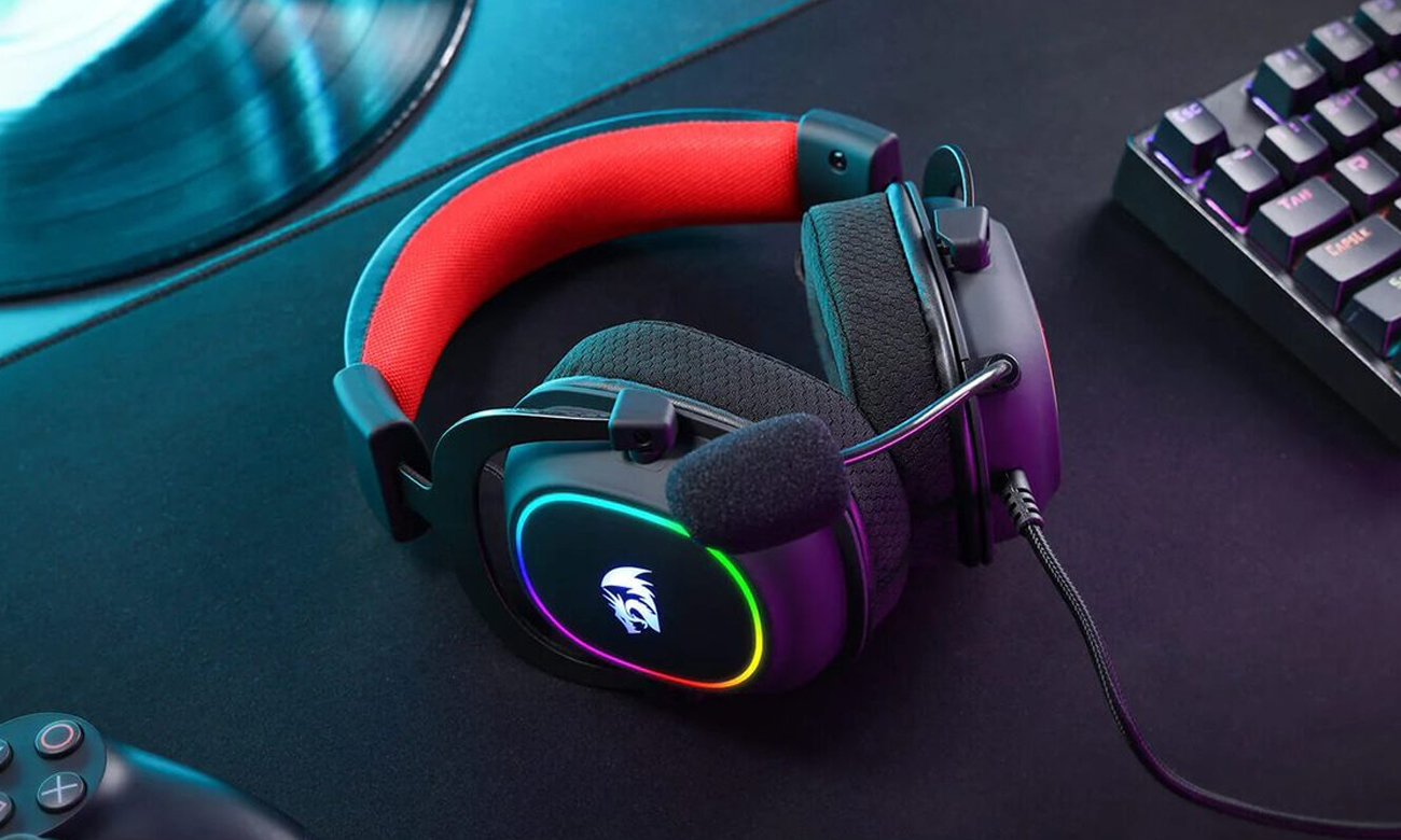Przewodowy zestaw słuchawkowy Redragon H510 RGB Zeus-X Czarny - Grafika lifestyle