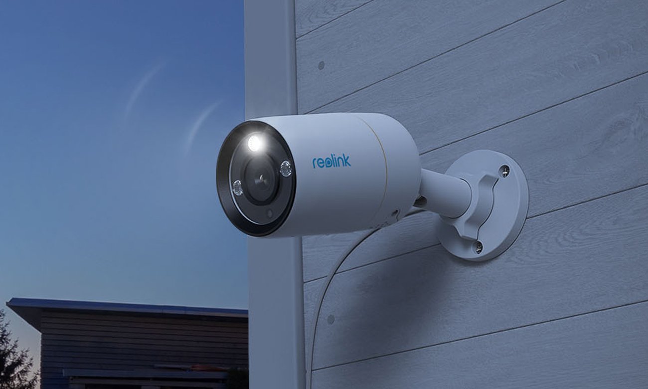 Inteligentna kamera Reolink RLC-1212A POE - Grafika lifestyle