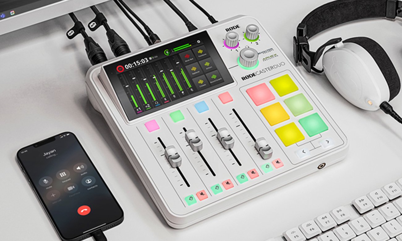 Studio produkcji dźwięku RODECaster Duo White - Grafika lifestyle