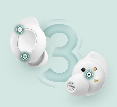 sm-r400-11-stable-call-quality-with-3-mics pc Widać dwie słuchawki douszne Galaxy Buds FE. Jedna słuchawka douszna ma przód z dwoma zewnętrznymi mikrofonami, a druga odsłania wewnętrzną stronę z wewnętrznym mikrofonem.