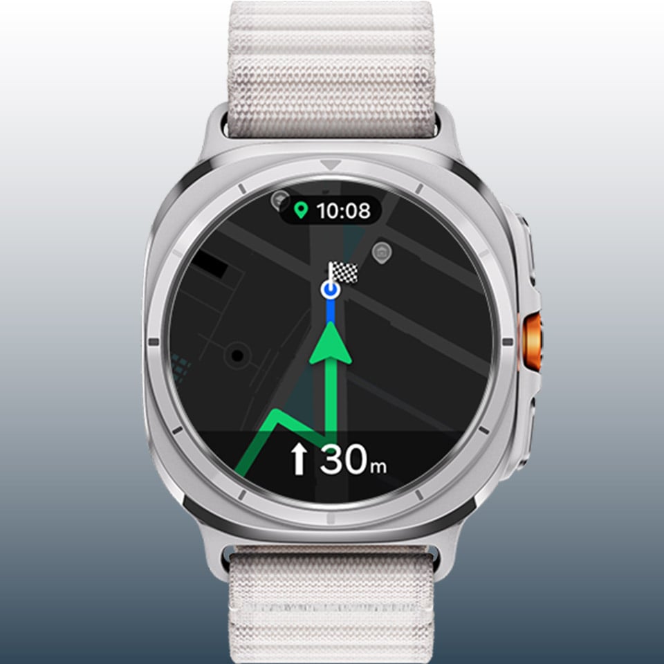 Galaxy Watch Ultra wyświetlający nawigację na mapie ze strzałką wskazującą kierunek i wskazówki dotyczące skrętu. Galaxy Watch Ultra wyświetlający nawigację na mapie ze strzałką wskazującą kierunek i wskazówki dotyczące skrętu.