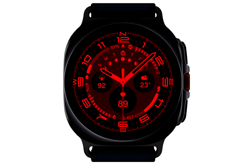 Galaxy Watch Ultra widziany w świetle dziennym. Gdy zapada noc i niebo robi się ciemne, tarcza w trybie nocnym świeci na ekranie smartwatcha. Galaxy Watch Ultra widziany w świetle dziennym. Gdy zapada noc i niebo robi się ciemne, tarcza w trybie nocnym świeci na ekranie smartwatcha.