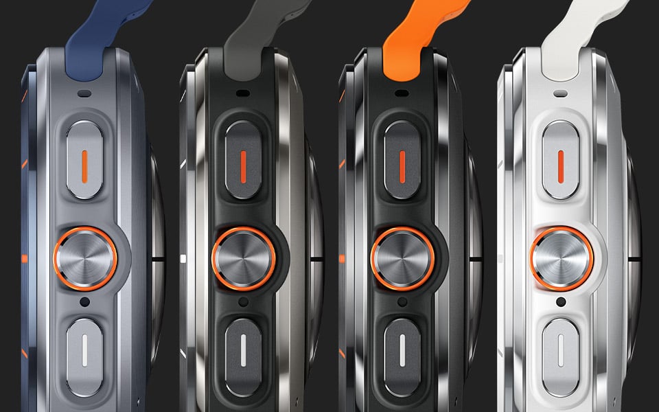 Widok z boku Galaxy Watch Ultra w kolorze Tytanowy niebieski, Tytanowy srebrny, Tytanowy szary i Tytanowy biały. Widok z boku Galaxy Watch Ultra w kolorze Tytanowy niebieski, Tytanowy srebrny, Tytanowy szary i Tytanowy biały.