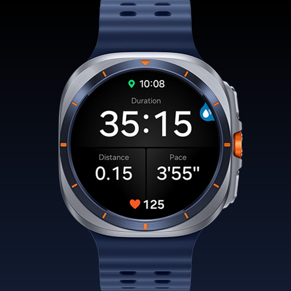 Galaxy Watch Ultra wyświetlający śledzenie treningu dla czasu trwania na otwartej wodzie, dystansu i tętna. W prawym górnym rogu wyświetlana jest ikona aktywowanej blokady wodnej. Galaxy Watch Ultra wyświetlający śledzenie treningu dla czasu trwania na otwartej wodzie, dystansu i tętna. W prawym górnym rogu wyświetlana jest ikona aktywowanej blokady wodnej.