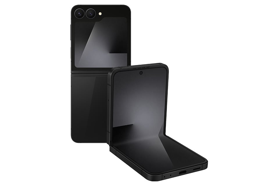 Galaxy Z Flip7 FE w kolorze czarnym widziany jest rozłożony z tyłu, a inne urządzenie jest widoczne w trybie FlexMode na ekranie głównym. Galaxy Z Flip7 FE w kolorze czarnym widziany jest rozłożony z tyłu, a inne urządzenie jest widoczne w trybie FlexMode na ekranie głównym.