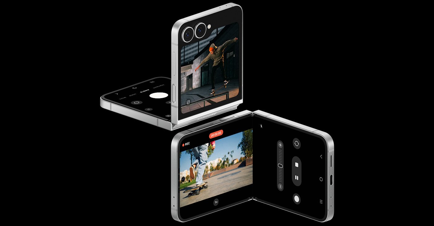 Widoczne są dwa urządzenia Galaxy Z Flip7 FE w kolorze białym. Jedno jest w trybie FlexMode i nagrywa scenę bez użycia rąk. Dzięki funkcji Nightografii szczegóły pozostają wyraźne nawet przy słabym oświetleniu. Drugie jest widoczne z głównego ekranu, lekko złożonego, aby nagrywać filmy w stylu kamery. Widoczne są dwa urządzenia Galaxy Z Flip7 FE w kolorze białym. Jedno jest w trybie FlexMode i nagrywa scenę bez użycia rąk. Dzięki funkcji Nightografii szczegóły pozostają wyraźne nawet przy słabym oświetleniu. Drugie jest widoczne z głównego ekranu, lekko złożonego, aby nagrywać filmy w stylu kamery.
