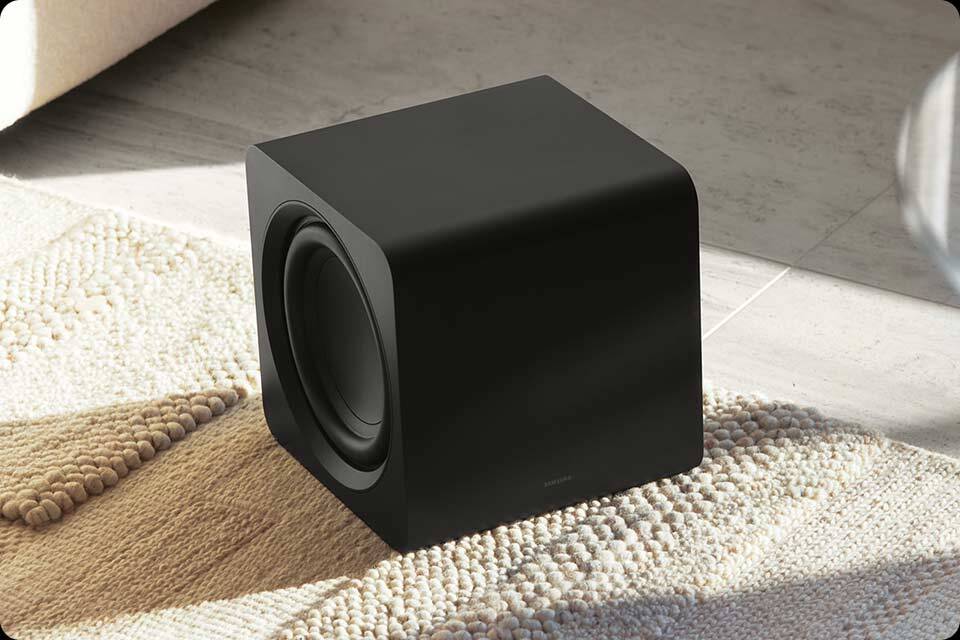 960x640 hw-qs700f new subwoofer kv Rozchodzenie się basów w soundbarze Samsung QS700F. Soundbar dostępny w sklepach X-Kom.
