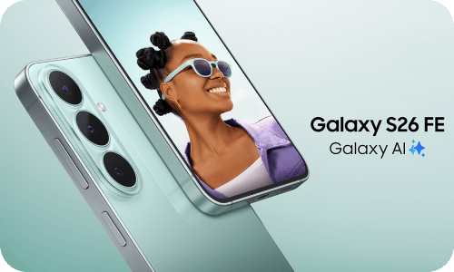 Galaxy S26 FE w miętowym kolorze, z potrójnym aparatem i ekranem z wizerunkiem kobiety.
