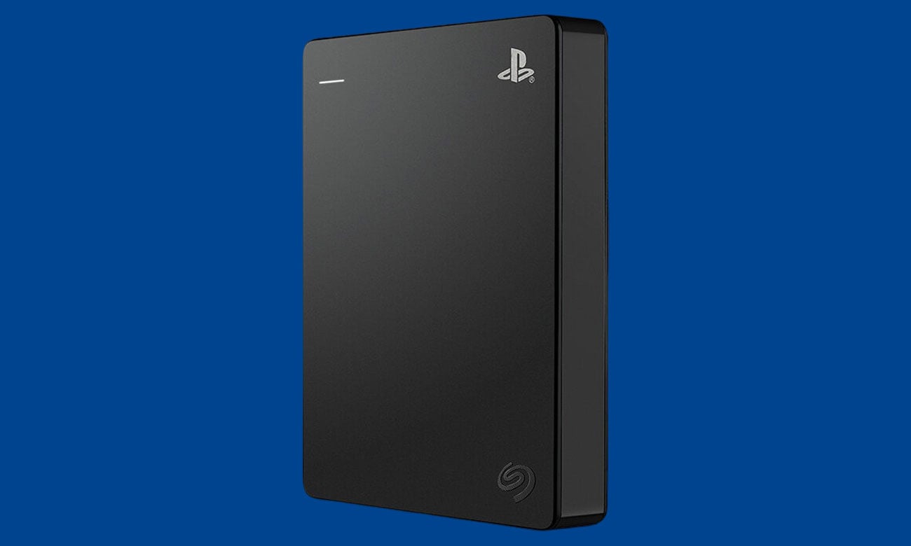 Dysk do konsoli Seagate Game Drive Czarny 4 TB - Widok od przodu pod kątem, grafika z tłem