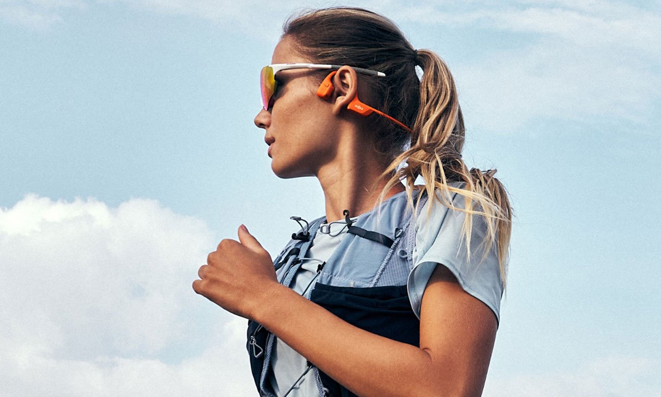 Słuchawki bezprzewodowe Shokz OpenRun Pro 2 Pomarańczowe - Grafika lifestyle