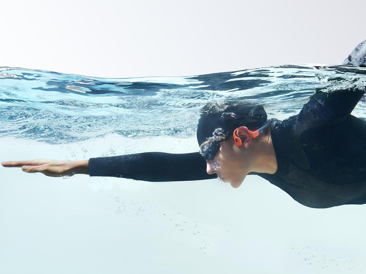 Słuchawki bezprzewodowe Shokz OpenSwim Pro - Grafika lifestyle