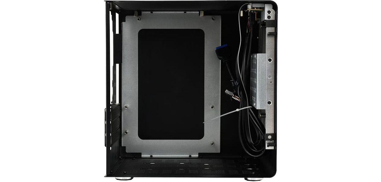 SilentiumPC Brutus Q30 Black wnętrze
