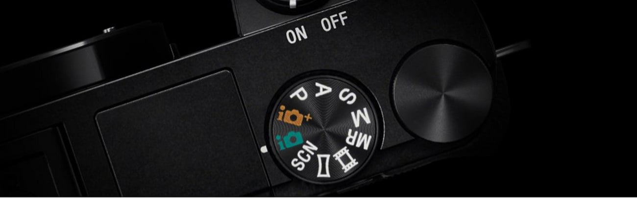 Sony ILCE-6000 + 16-50 mm Funkcje