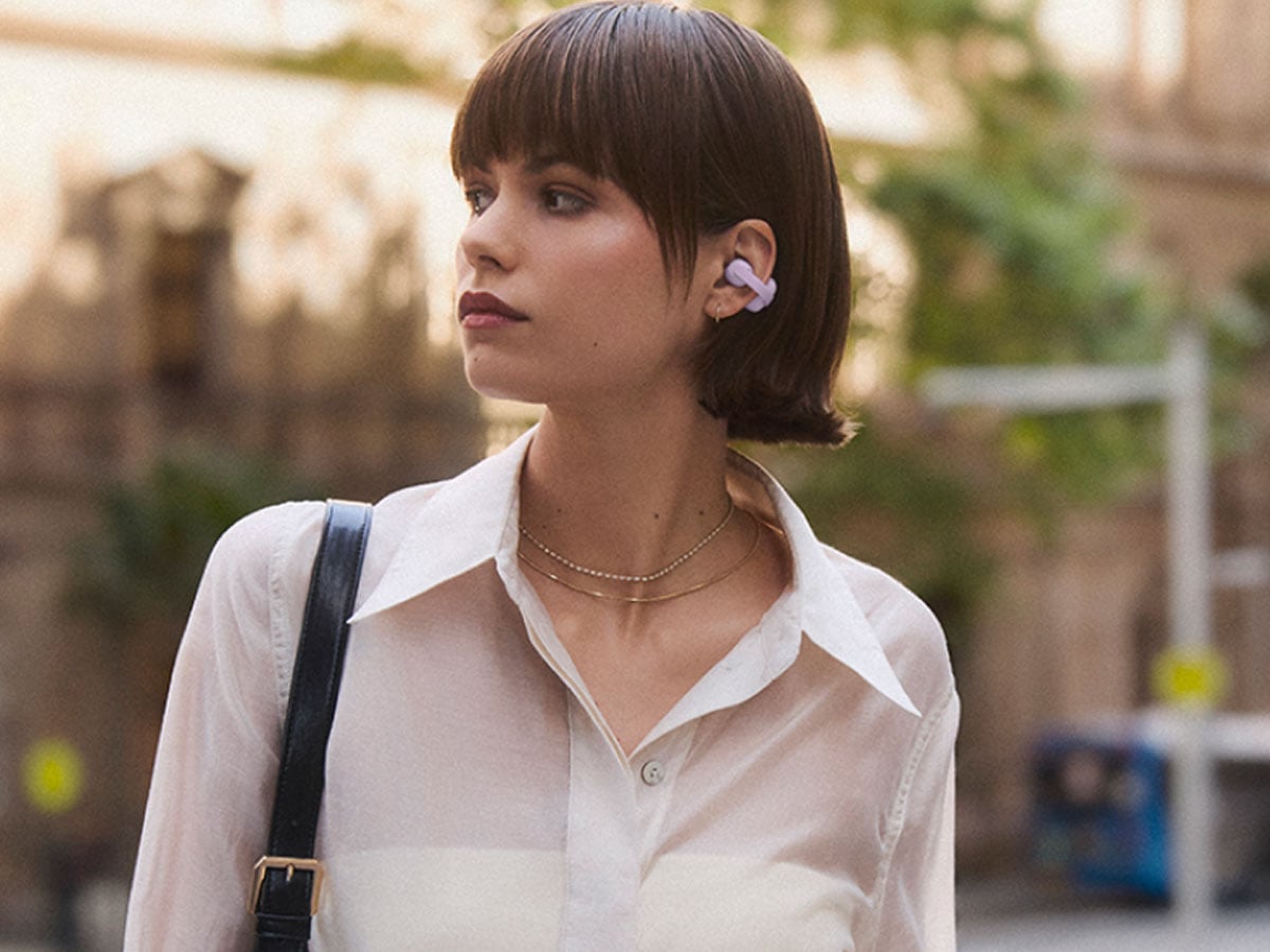 Słuchawki bezprzewodowe Sony LinkBuds Clip - Grafika lifestyle