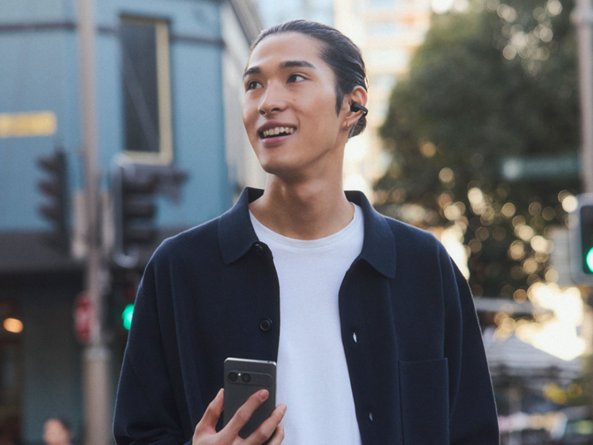 Słuchawki bezprzewodowe Sony LinkBuds Clip - Grafika lifestyle