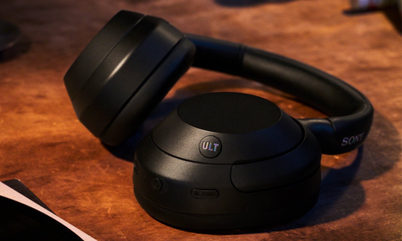 Бездротові навушники Sony ULT Wear Black – Lifestyle Graphics