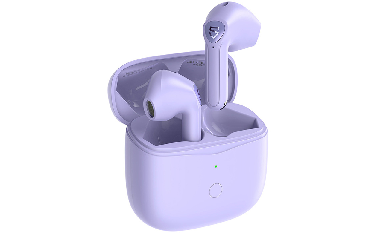 Słuchawki bezprzewodowe Soundpeats Air3 Purple - Widok od przodu pod kątem wraz z otwartym etui ładującym