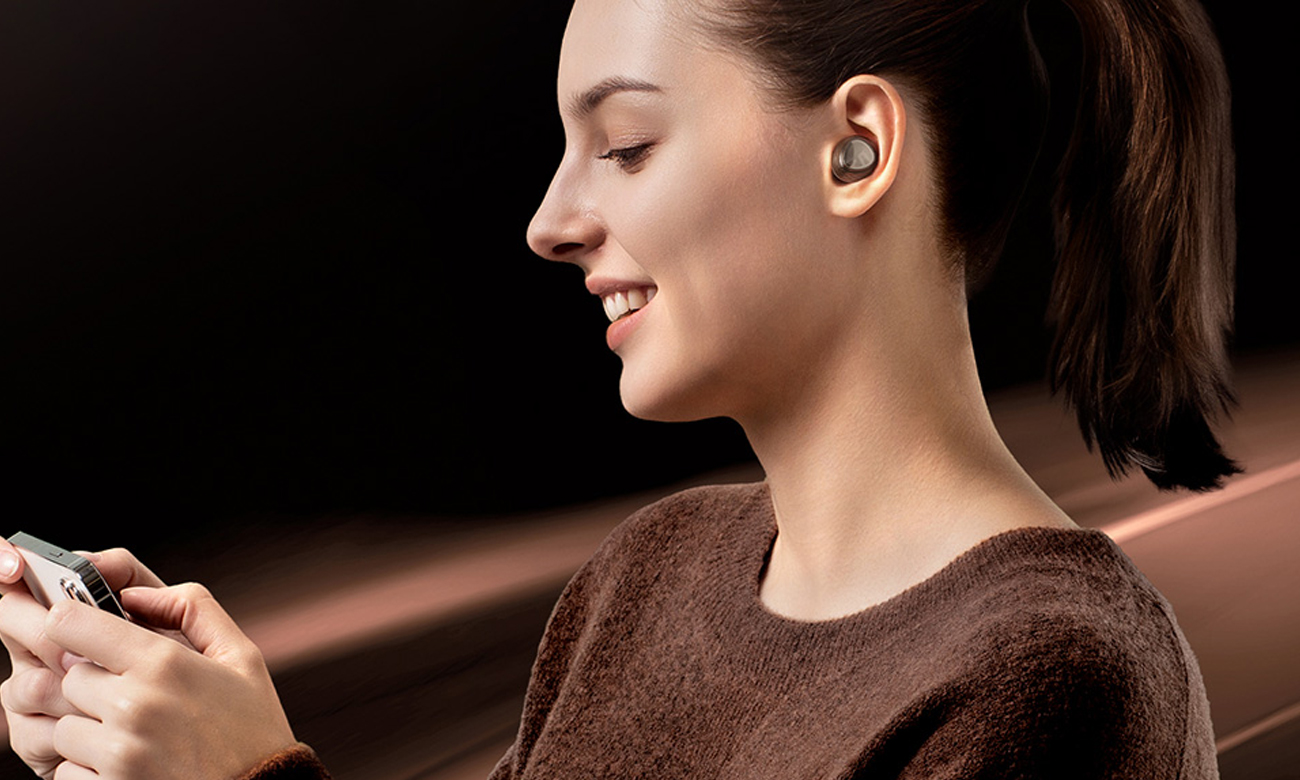 Słuchawki bezprzewodowe Soundpeats Engine4 Czarne - Grafika lifestyle