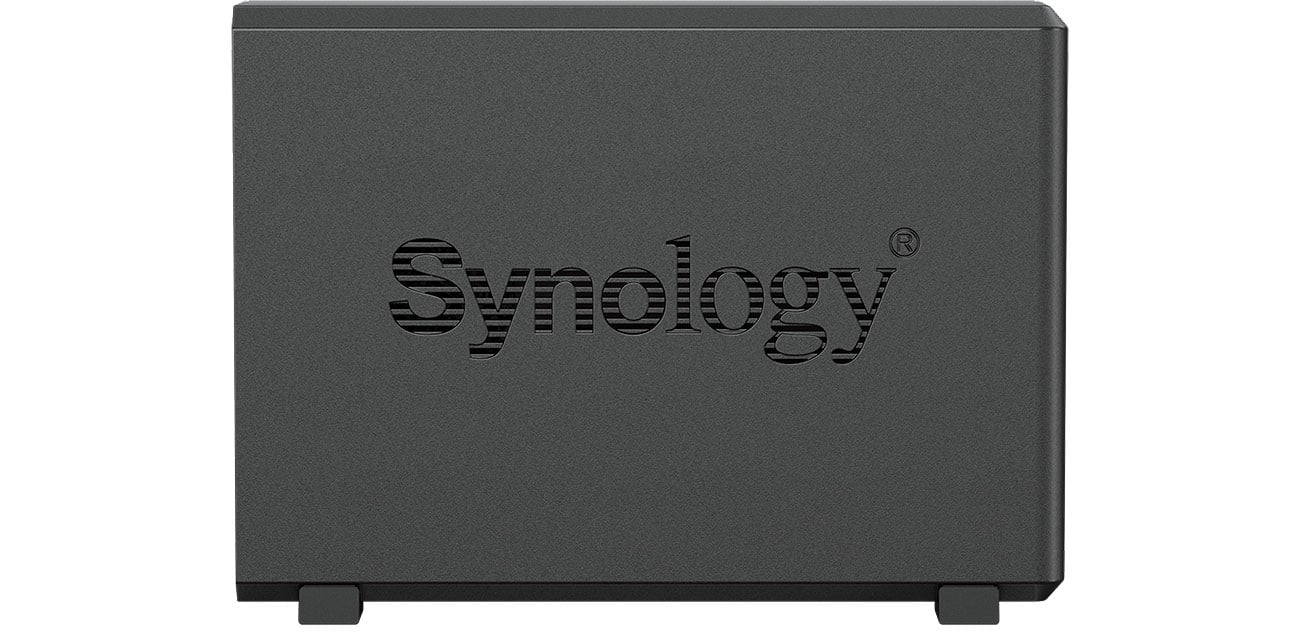 Synology DS124 widok z boku