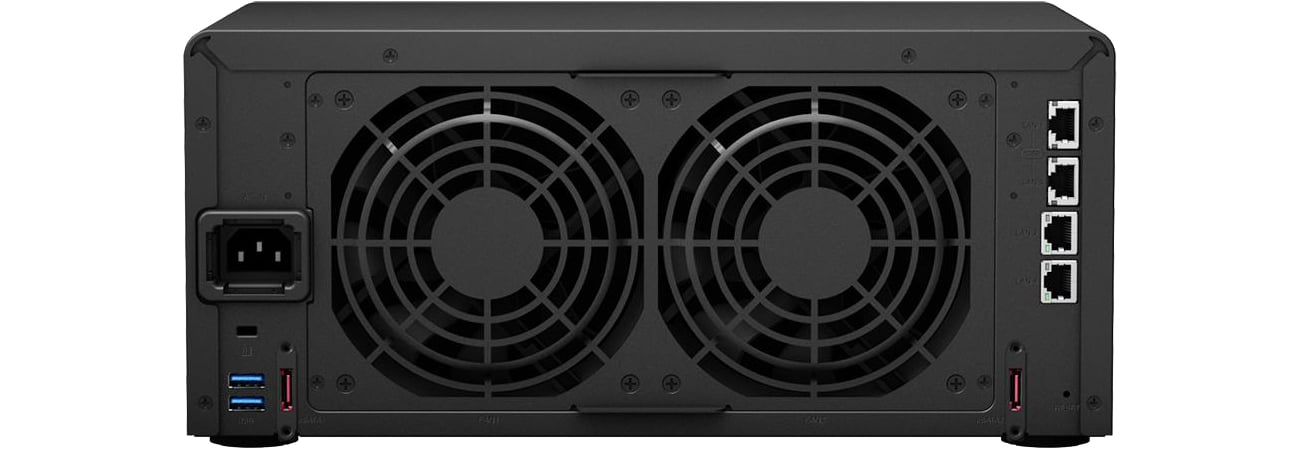 Synology DS1817 Widok z tyłu, złącza