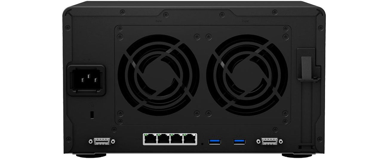 Synology FS1018 Widok z tyłu. Złącza USB, Ethernet