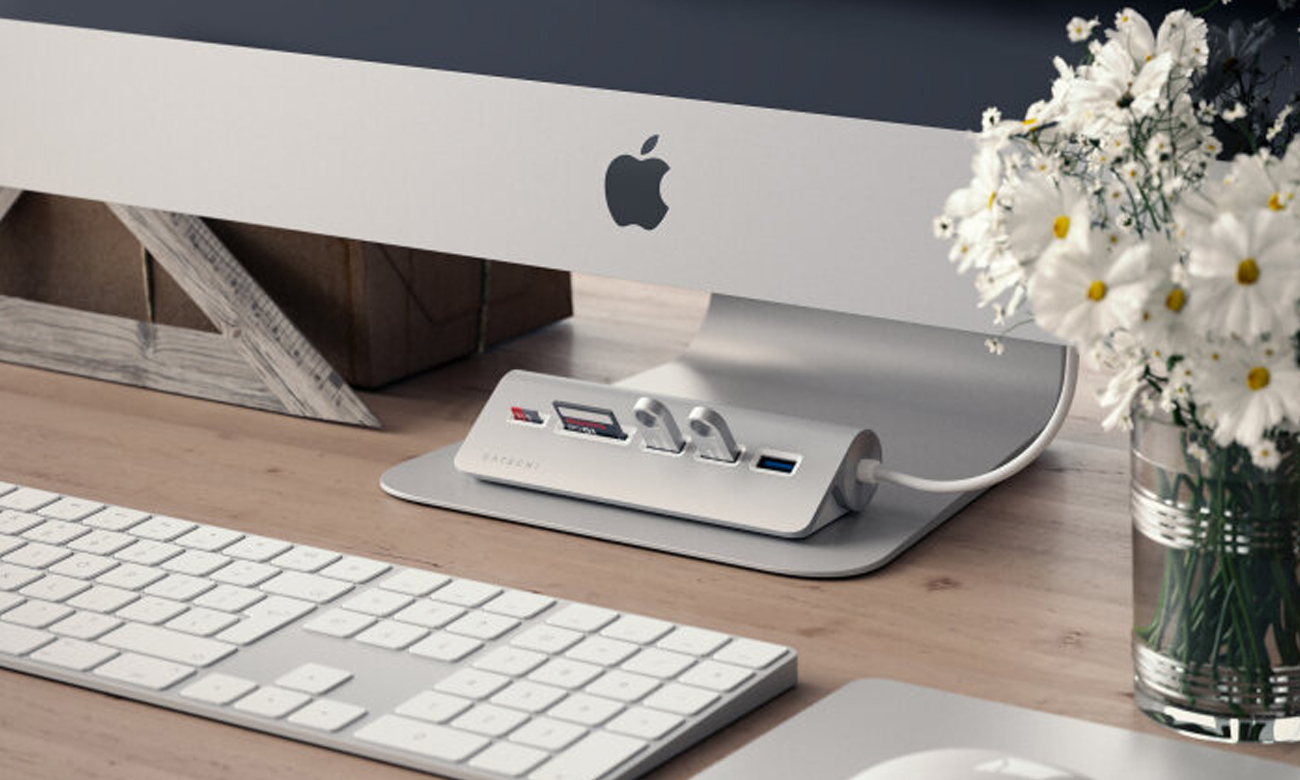 Satechi Aluminium Hub Combo podłączony do komputera Mac