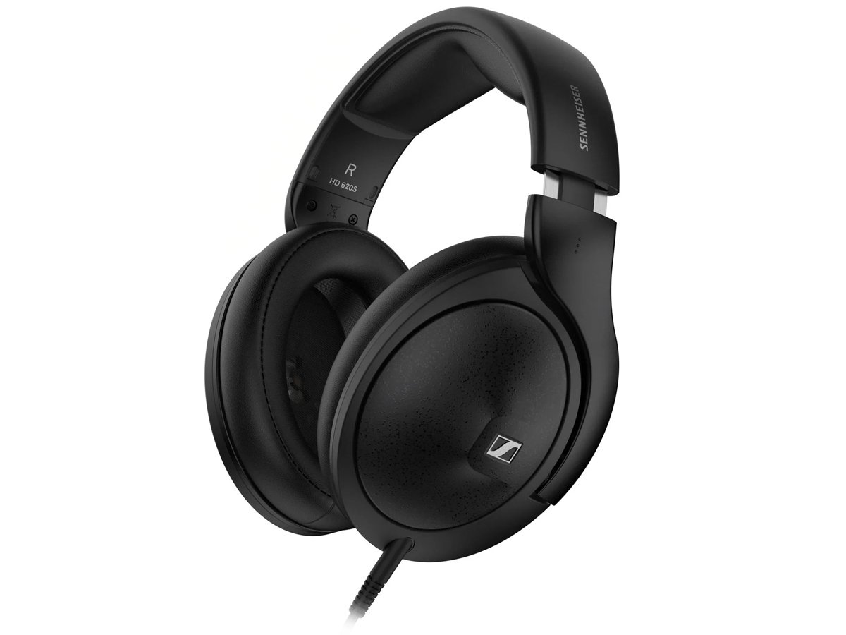 Słuchawki Sennheiser HD 620S - Widok od przodu pod kątem