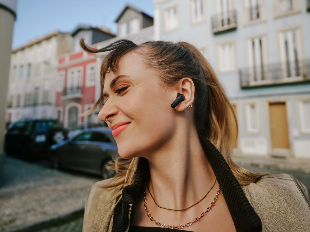 Słuchawki bezprzewodowe Sennheiser ACCENTUM Open Czarne - Grafika lifestyle