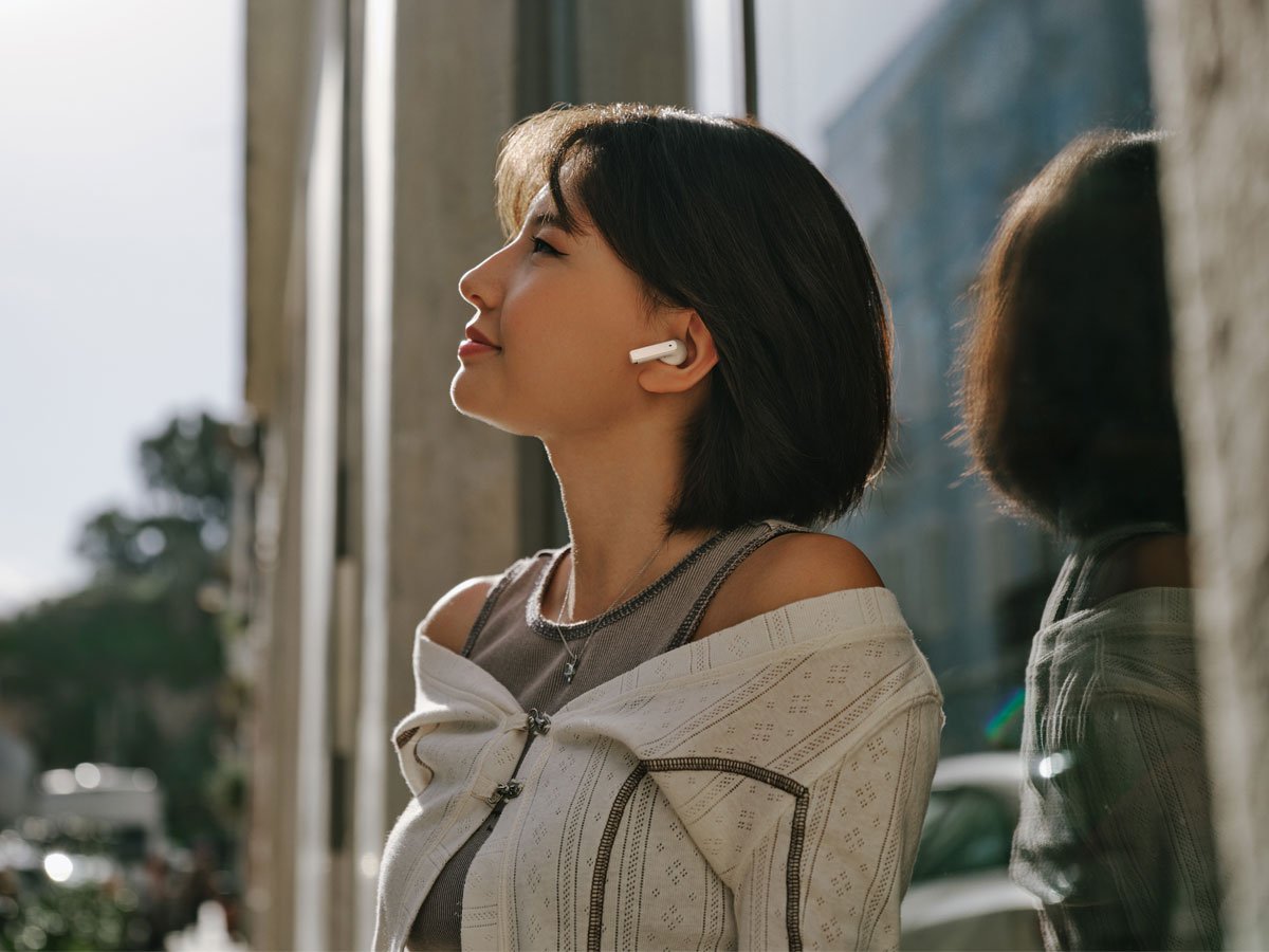 Słuchawki bezprzewodowe Sennheiser ACCENTUM Open Kremowe - Grafika lifestyle