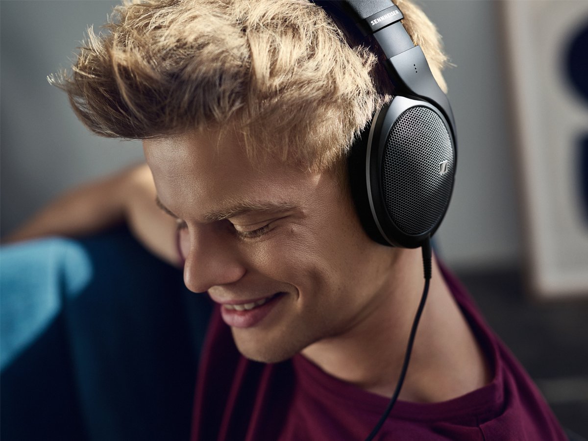 Słuchawki Sennheiser HD550 Czarne - Grafika lifestyle