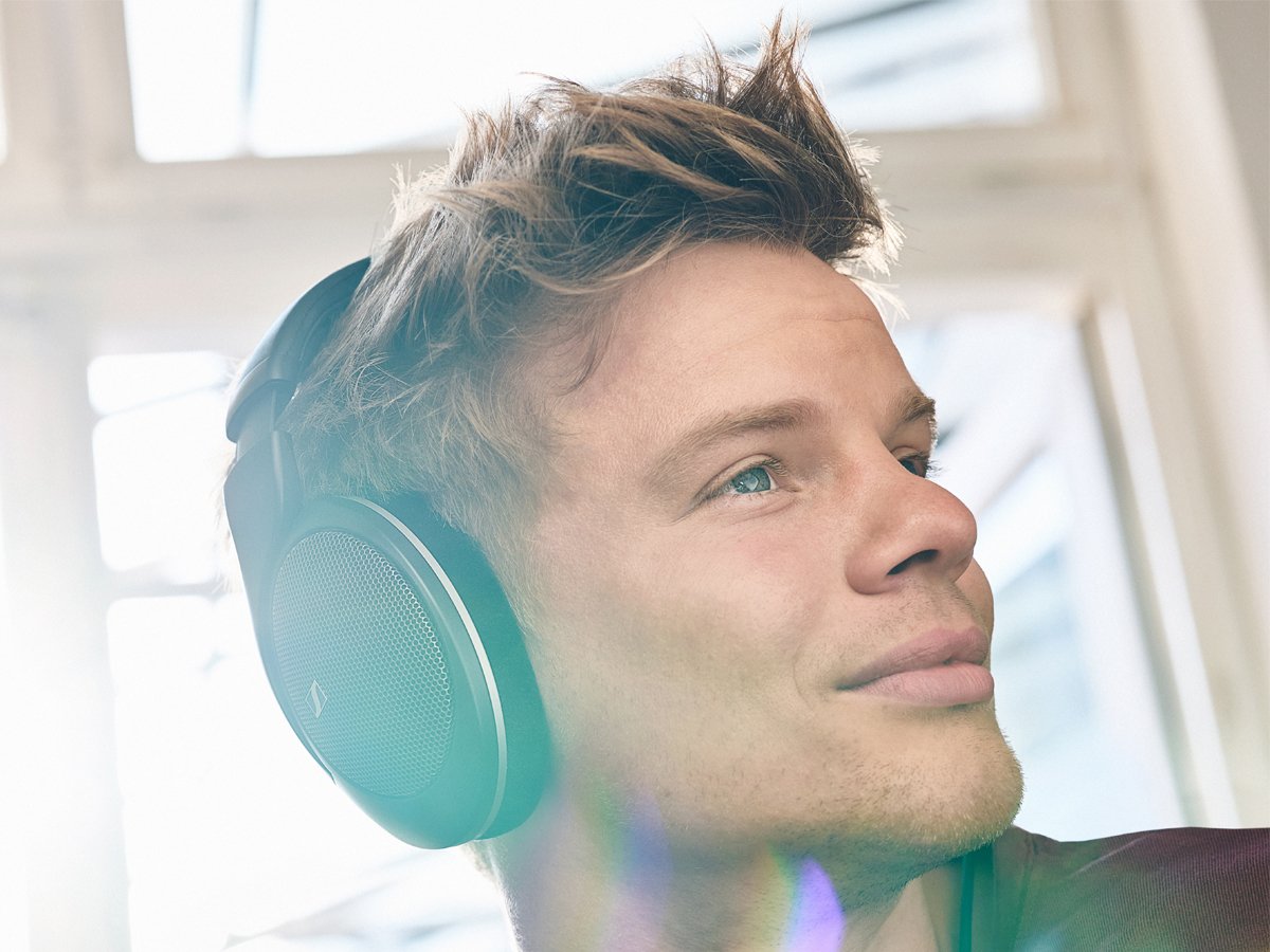 Słuchawki Sennheiser HD550 Czarne - Grafika lifestyle