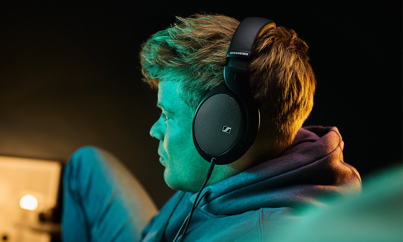 Słuchawki Sennheiser HD550 Czarne - Grafika lifestyle