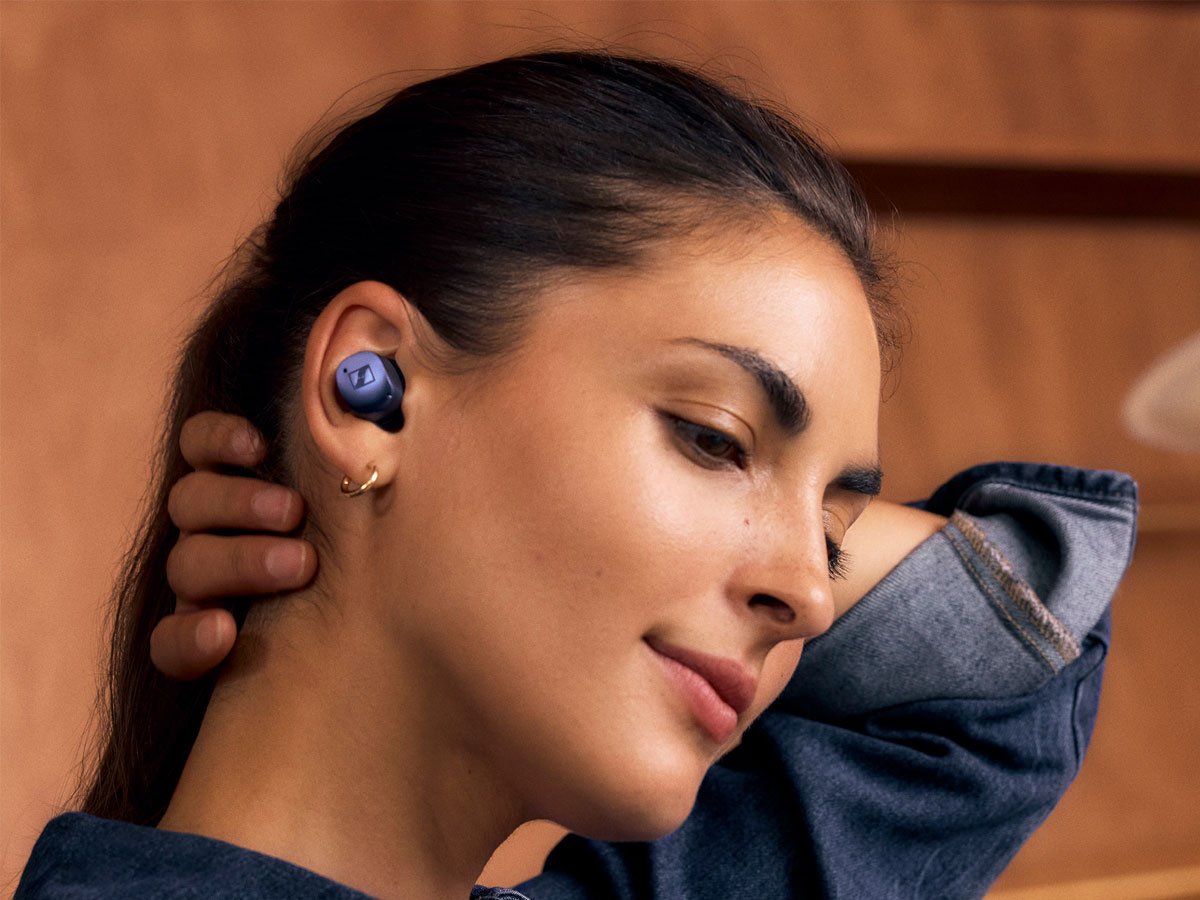 Sennheiser MOMENTUM True Wireless 4 Denim - Grafika lifestyle