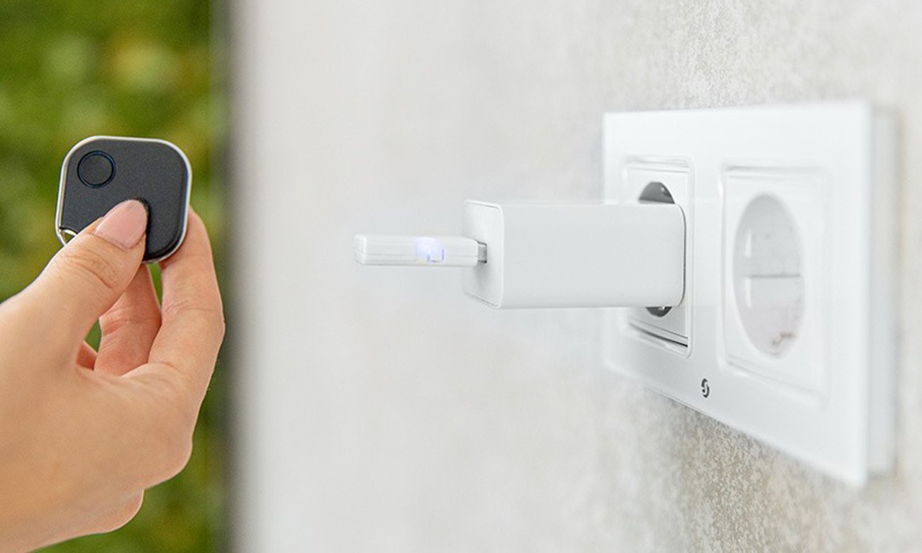 Inteligentna bramka Shelly BLU Gateway Bluetooth Wi-Fi (USB-A) - Grafika lifestyle