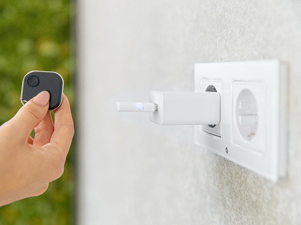 Inteligentna bramka Shelly BLU Gateway Bluetooth Wi-Fi (USB-A) - Grafika lifestyle