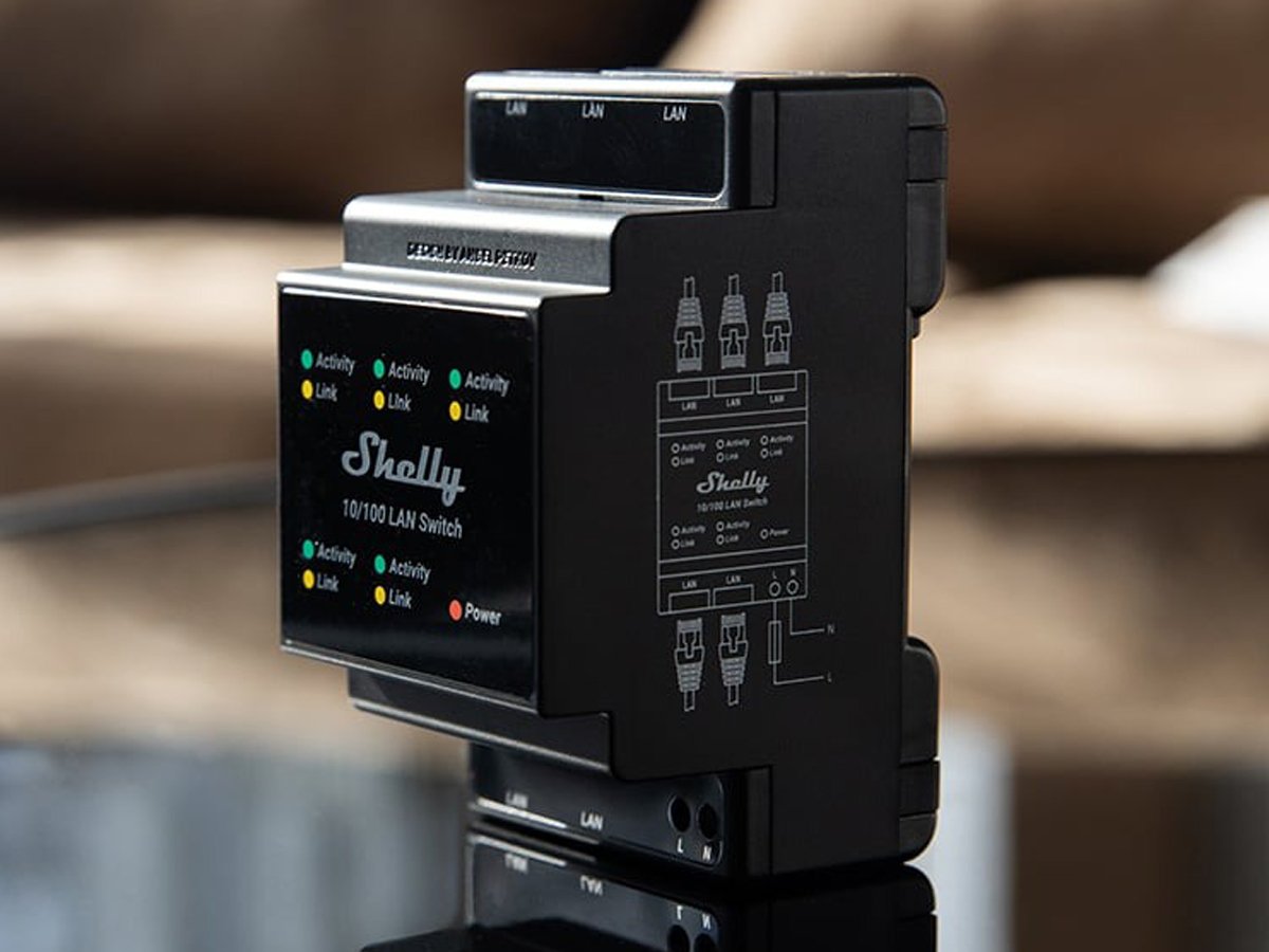 Przełącznik Ethernet z 5 portami RJ45 Shelly LAN Switch - Grafika lifestyle