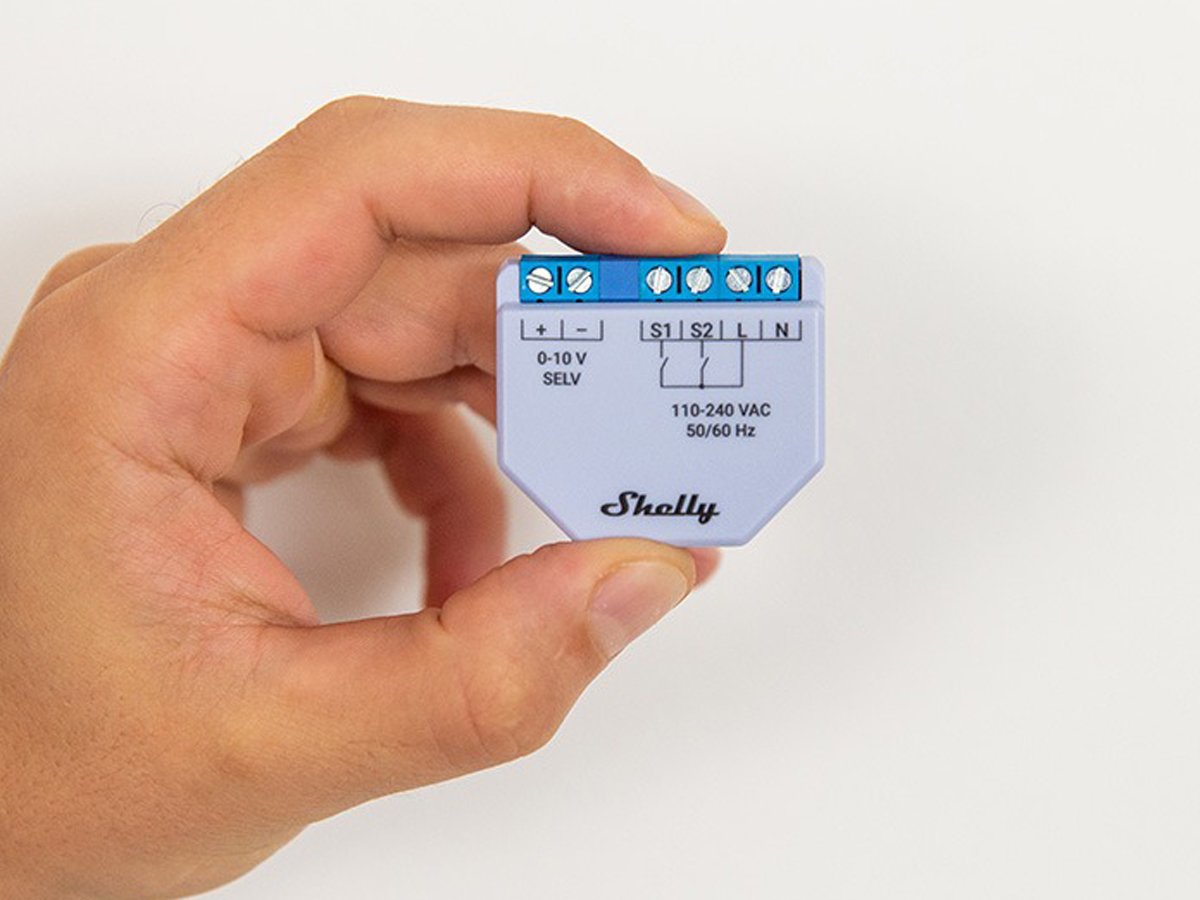 Ściemniacz światła WiFi Shelly Plus 0-10V Dimmer - Grafika lifestyle