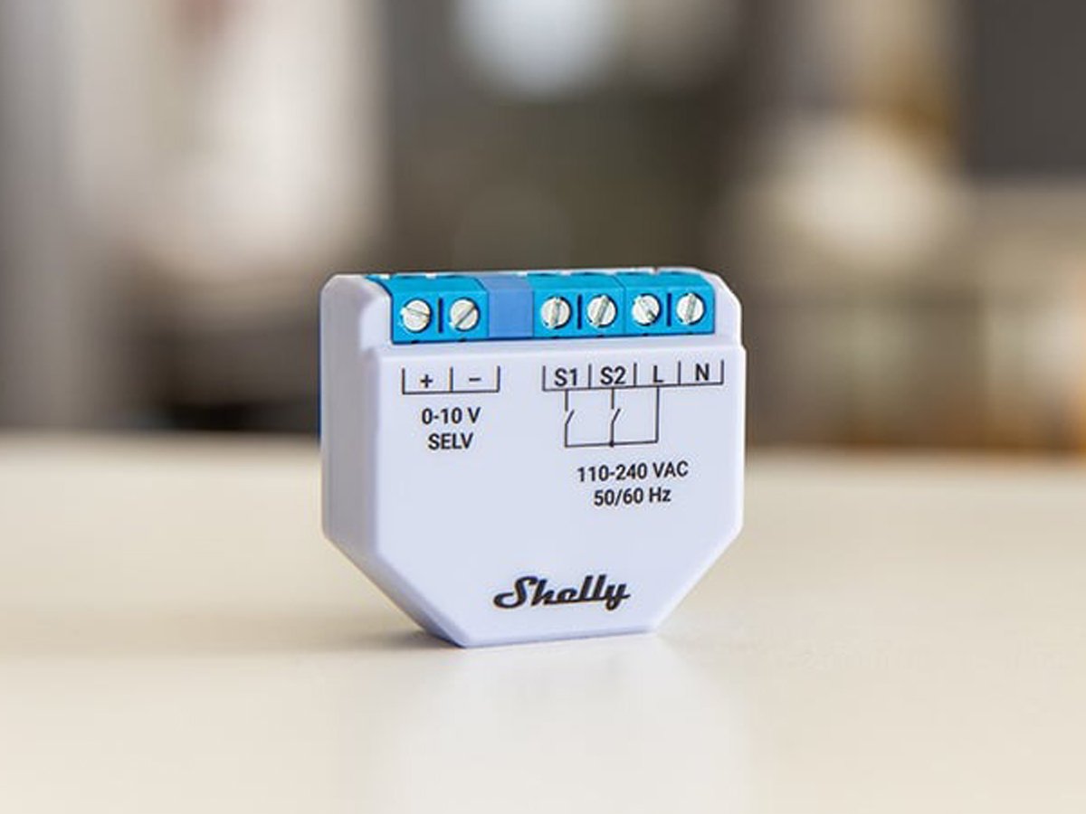 Ściemniacz światła WiFi Shelly Plus 0-10V Dimmer - Grafika lifestyle