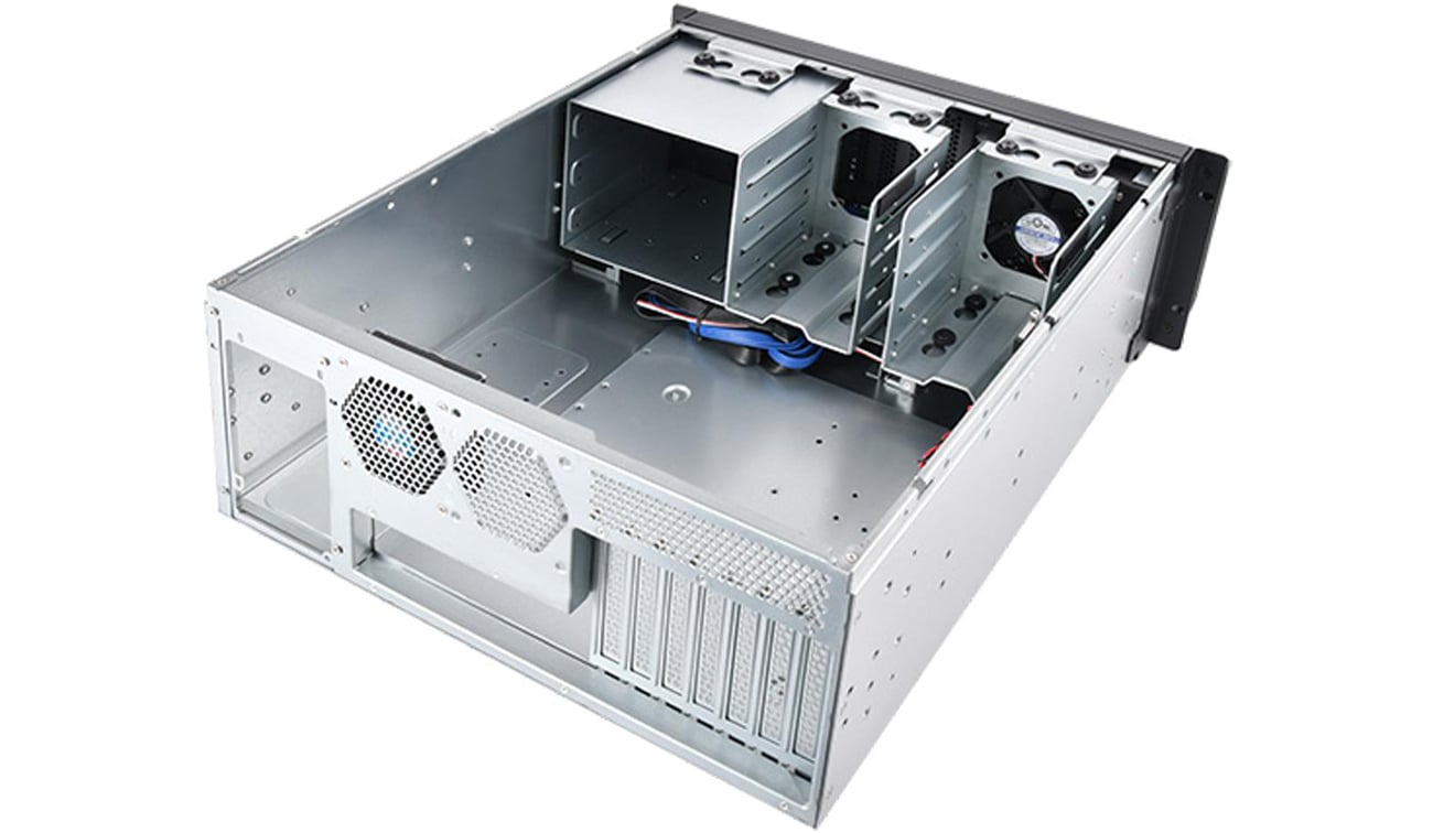 SilverStone SST-RM400 4U wnętrze