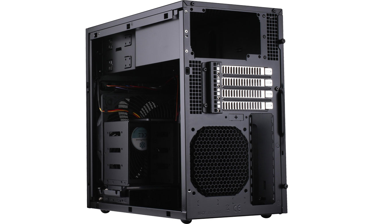 SilverStone TEMJIN TJ08-E Wnętrze