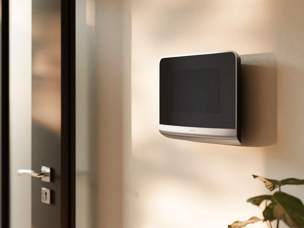 Wideodomofon Somfy V500 Connect - Grafika lifestyle
